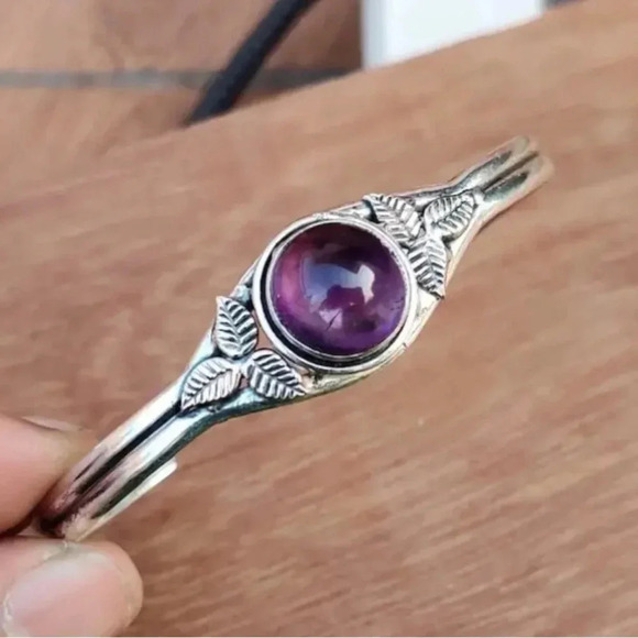 Exquisite  amethyst fashion statement bracelet adjustable one - Picture 3 of 4